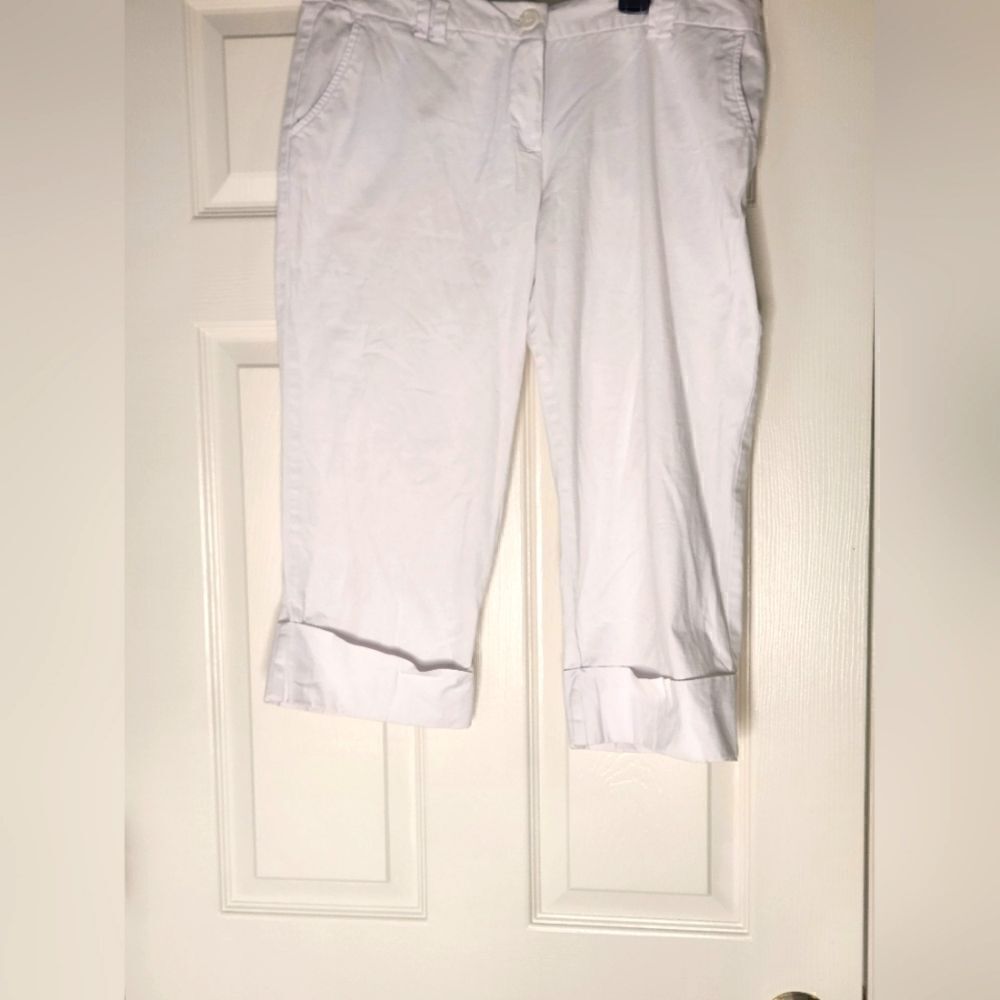 Metro 7 White 12 Cuffed Hem Belt Loops Zipper Pockets Women’s Capri